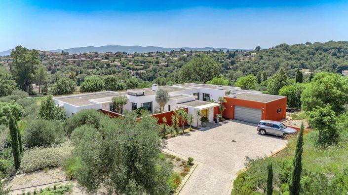 Image No.11-6 Bed House for sale