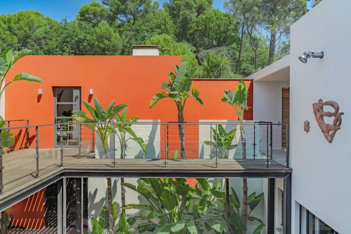 Image No.16-6 Bed House for sale