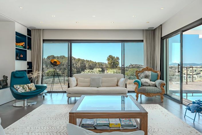 Image No.19-6 Bed House for sale