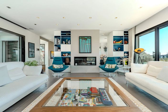 Image No.20-6 Bed House for sale