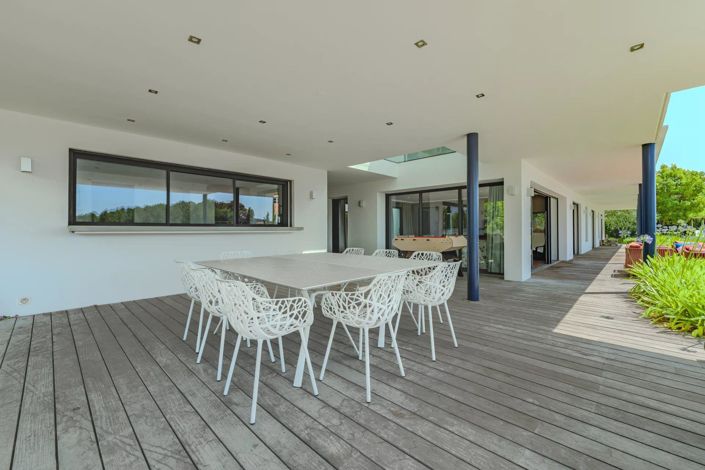 Image No.9-6 Bed House for sale