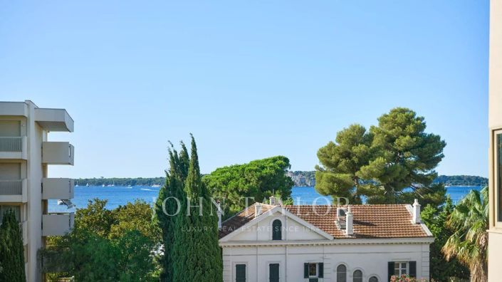 Image No.2-Appartement de 3 chambres à vendre à Cannes