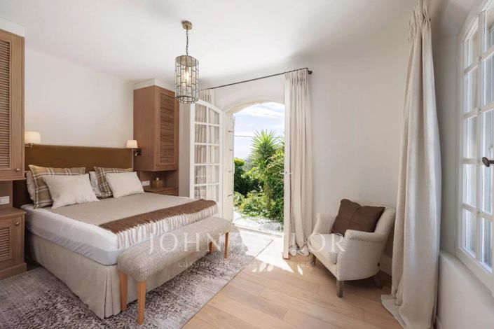 Image No.16-5 Bed House for sale