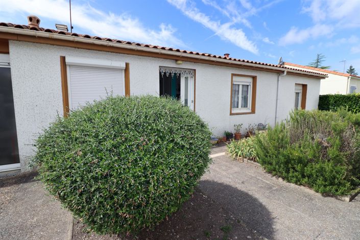 Image No.11-3 Bed House for sale