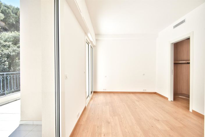 Image No.10-4 Bed Apartment for sale