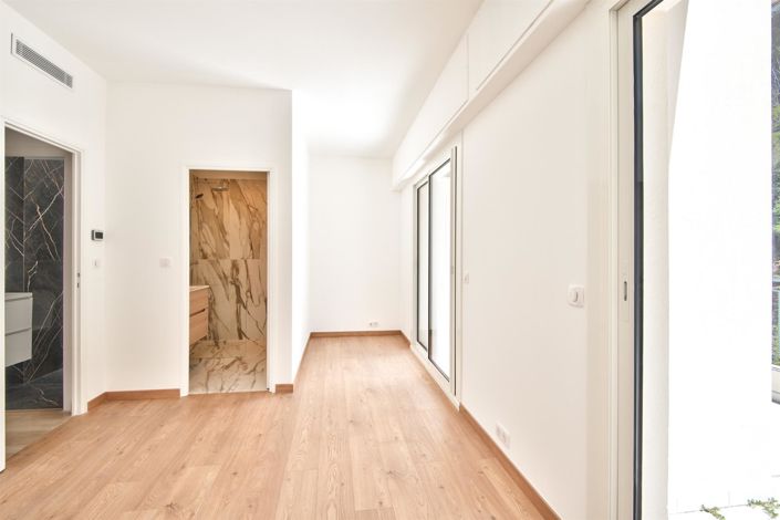 Image No.11-4 Bed Apartment for sale