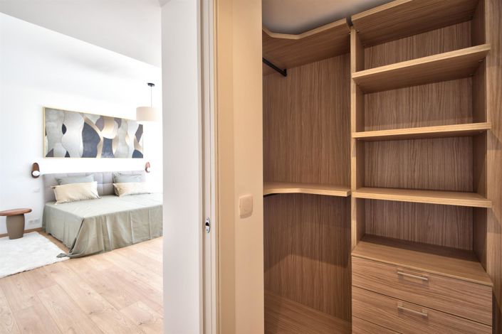 Image No.15-4 Bed Apartment for sale