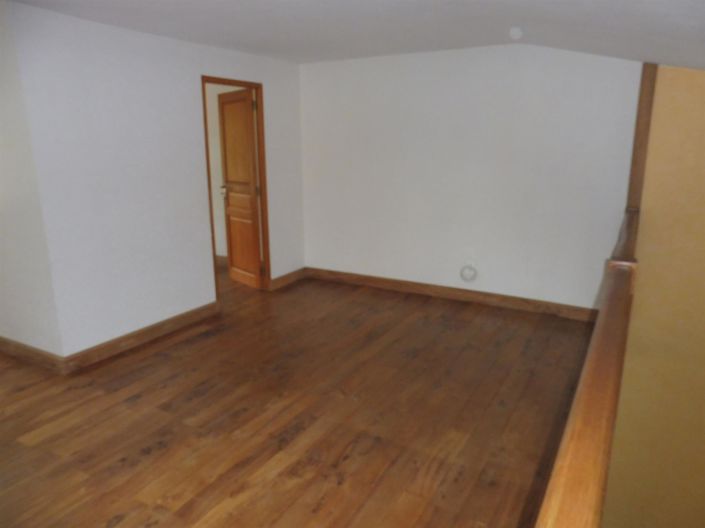 Image No.19-3 Bed House for sale