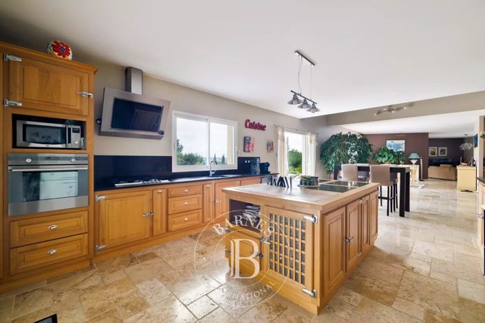 Image No.16-4 Bed House for sale