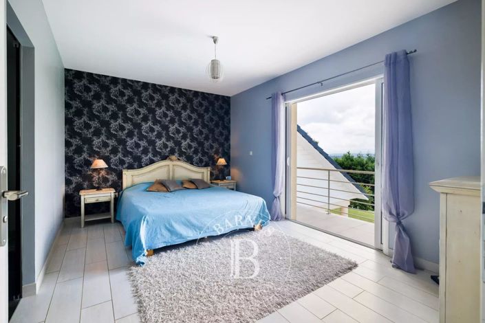 Image No.20-4 Bed House for sale