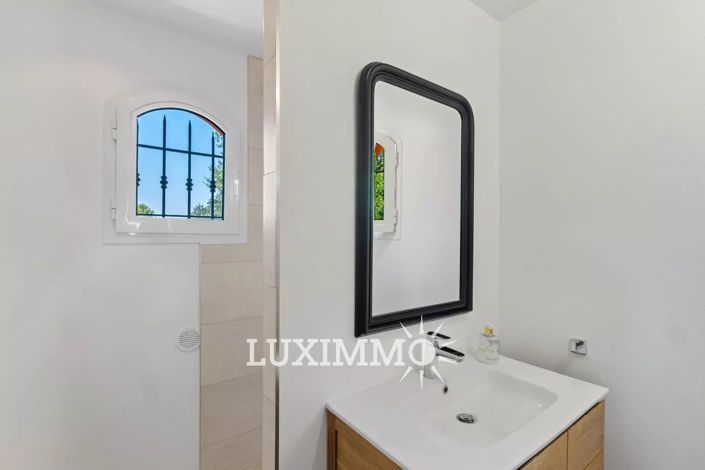 Image No.11-4 Bed House for sale