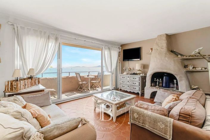 Image No.10-3 Bed Apartment for sale