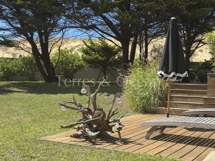 Image No.6-5 Bed House for sale