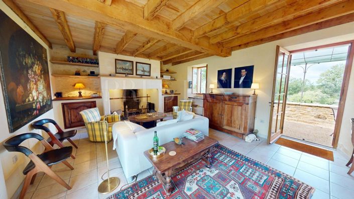 Image No.6-5 Bed Property for sale