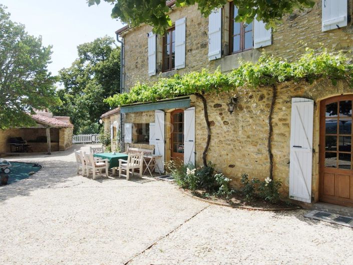 Image No.9-5 Bed Property for sale