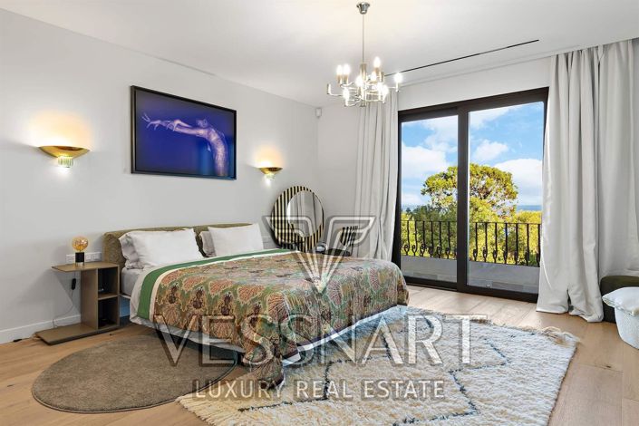 Image No.7-6 Bed House for sale