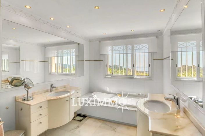 Image No.9-4 Bed House for sale