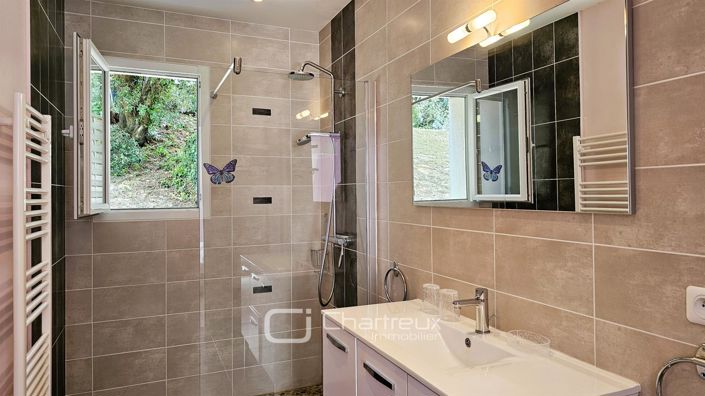 Image No.17-7 Bed House for sale