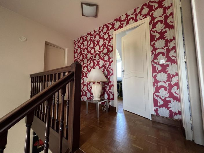 Image No.8-4 Bed House for sale