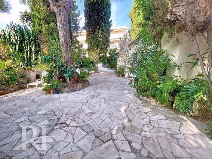 Image No.18-4 Bed House for sale