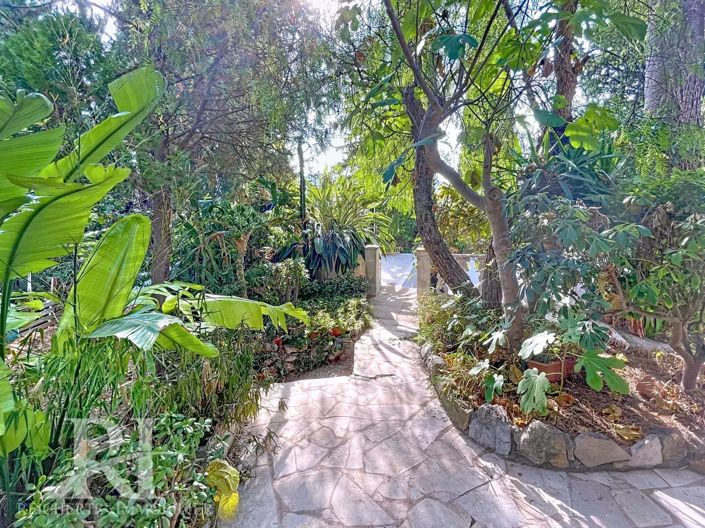 Image No.20-4 Bed House for sale