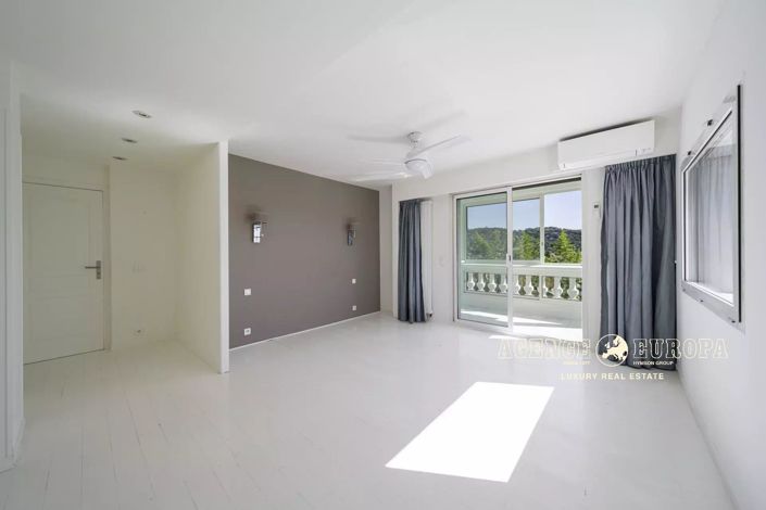 Image No.10-4 Bed House for sale