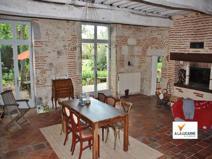 Image No.6-5 Bed House for sale