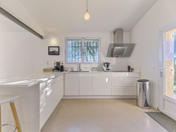 Image No.10-4 Bed House for sale