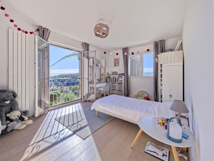 Image No.14-4 Bed House for sale