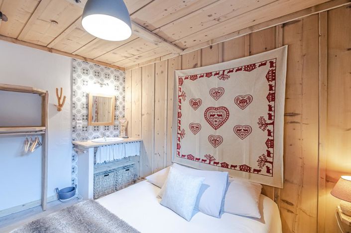 Image No.4-8 Bed House for sale