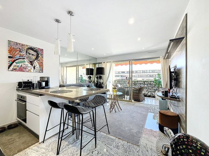 Image No.3-Appartement de 2 chambres à vendre à Cannes