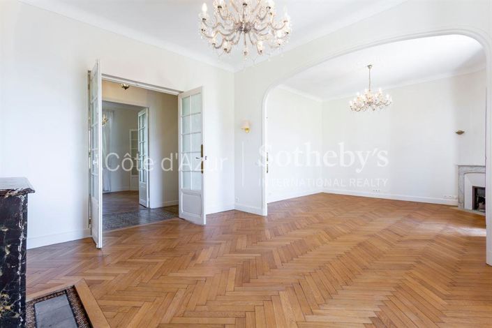 Image No.8-Propriété de 6 chambres à vendre à Cannes