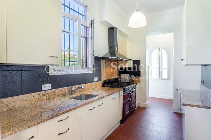 Image No.9-Propriété de 6 chambres à vendre à Cannes