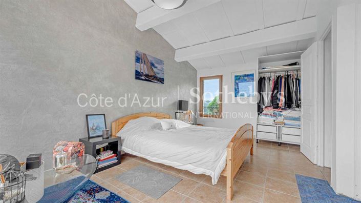 Image No.9-4 Bed House for sale