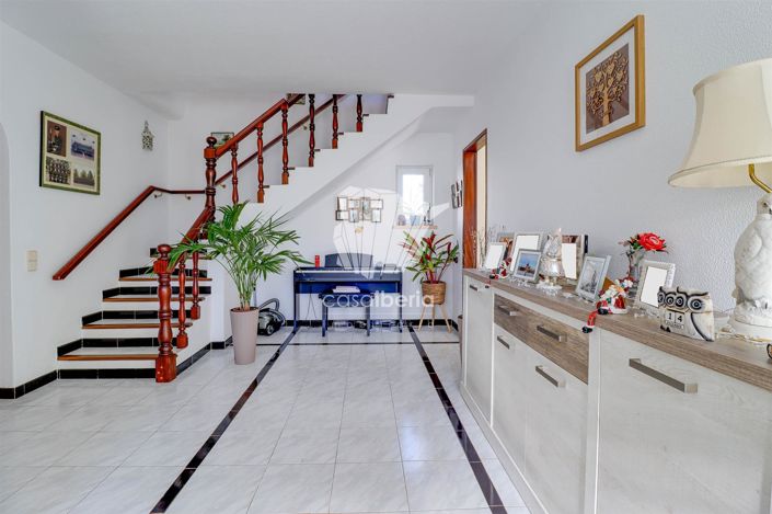 Image No.12-4 Bed House for sale