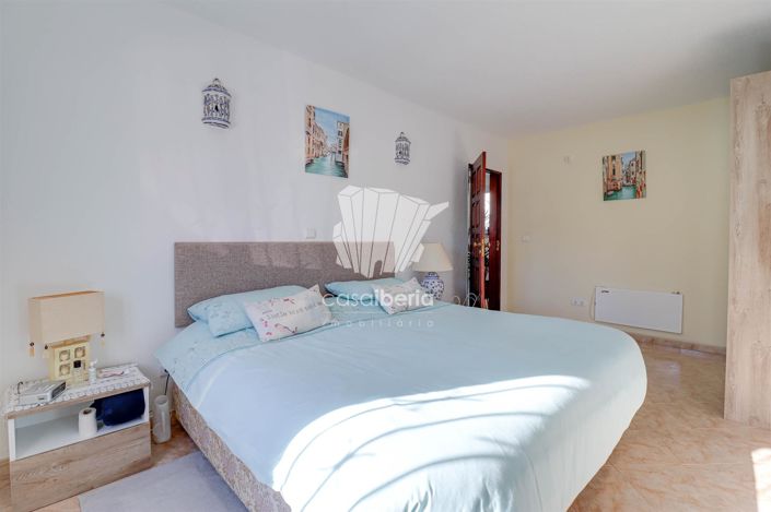 Image No.14-4 Bed House for sale