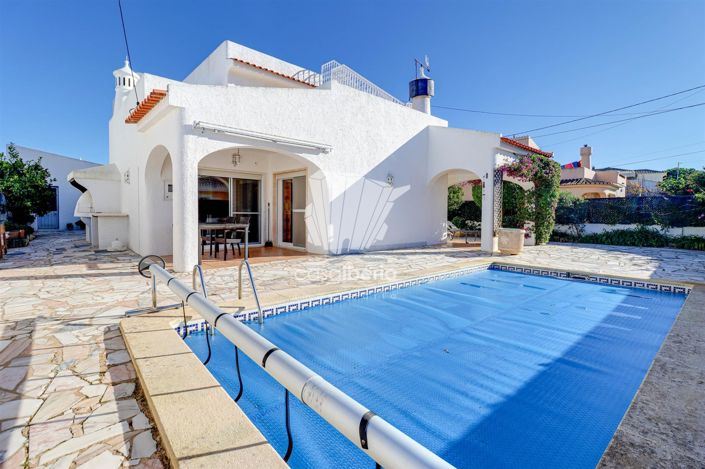 Image No.2-4 Bed House for sale