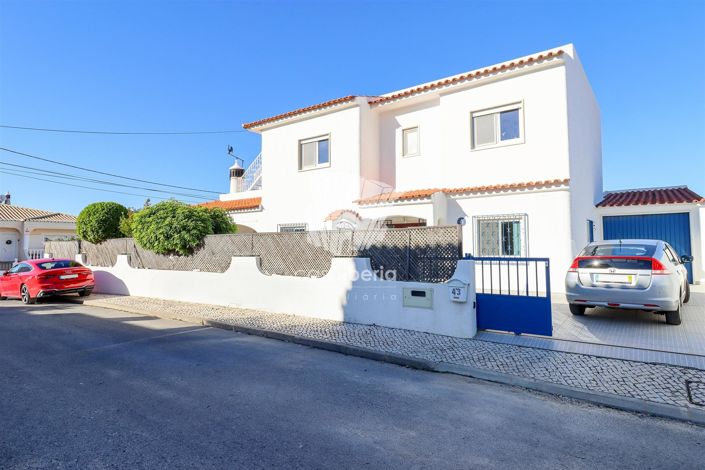 Image No.3-4 Bed House for sale