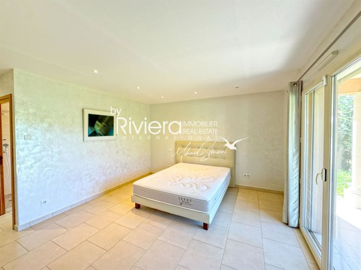 Image No.16-6 Bed House for sale