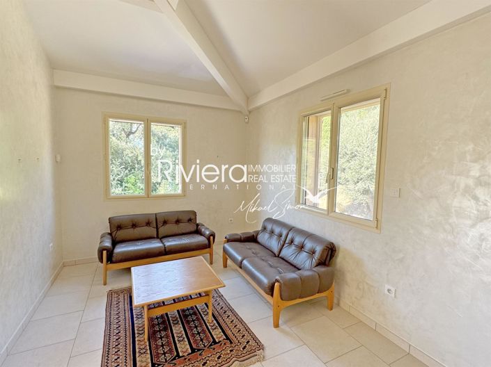 Image No.21-6 Bed House for sale