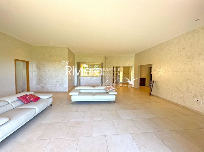 Image No.7-6 Bed House for sale