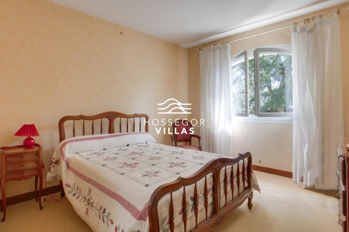 Image No.7-5 Bed House for sale