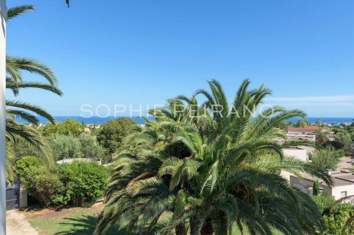 Image No.11-5 Bed House for sale