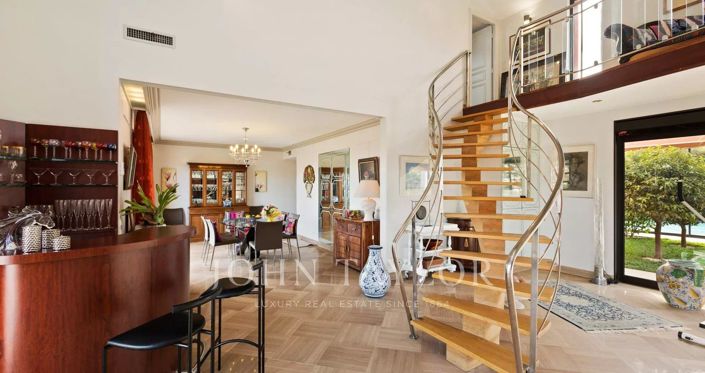 Image No.12-6 Bed House for sale