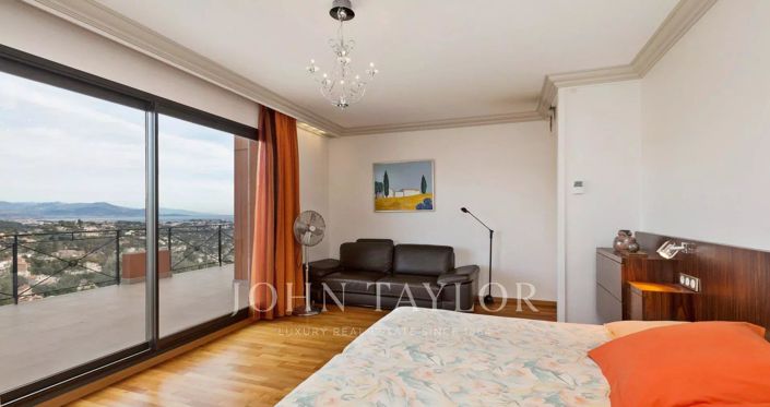 Image No.13-6 Bed House for sale