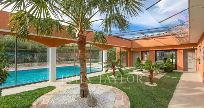 Image No.2-6 Bed House for sale