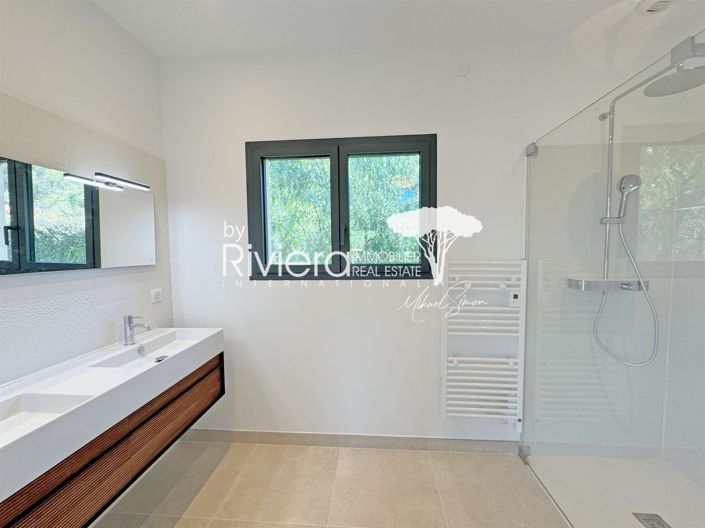 Image No.24-4 Bed House for sale