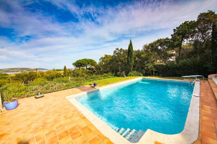 Image No.4-5 Bed House for sale