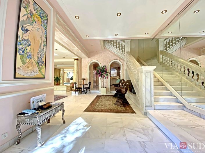 Image No.12-6 Bed Property for sale