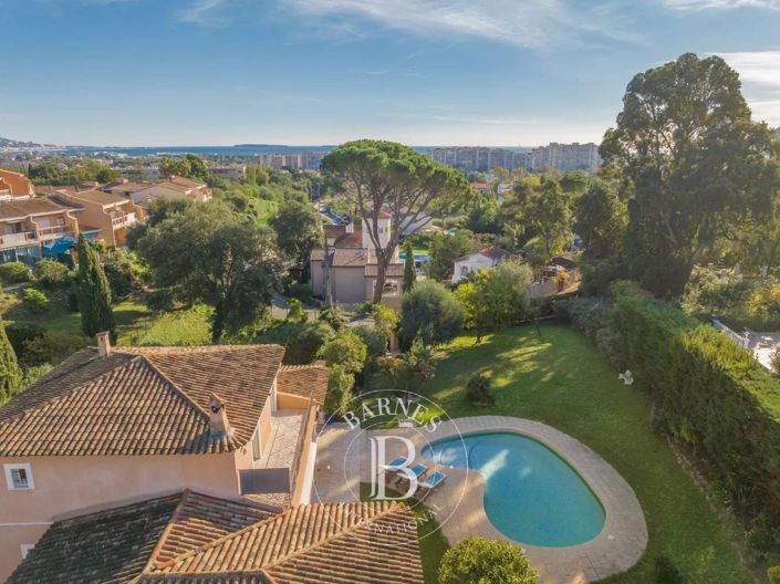 Image No.25-4 Bed House for sale